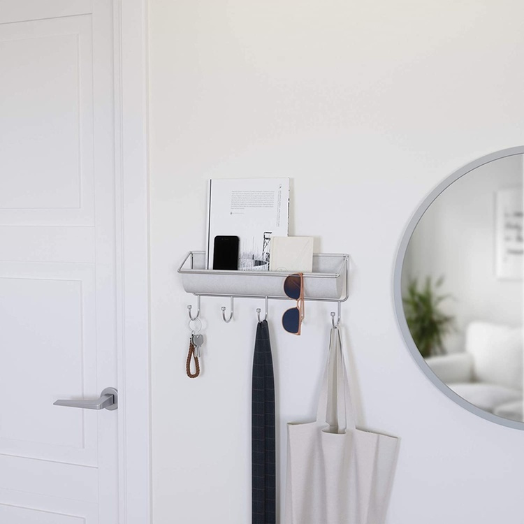 Koukkurivi säilytystilalla, UMBRA HAMMOCK ORGANIZER, 41,5 x K 18 cm Vaaleanharmaa ryhmässä Säilytys / Eteistallennus / Koukut ja ripustimet @ SmartaSaker.se (41567)