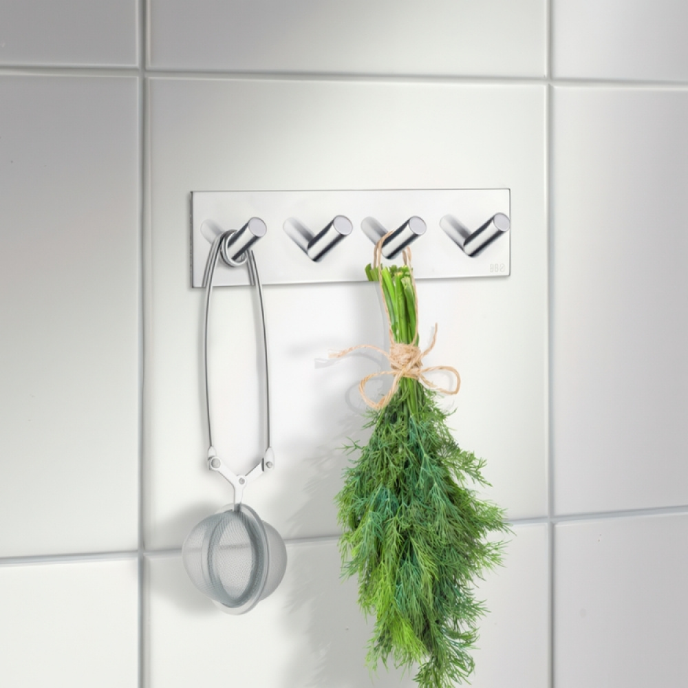 Hook rail with 4 hooks, self-adhesive, square design, Beslagsboden ryhmässä Säilytys / Magnetit ja itsekiinnittyvät / Itsekiinnittyvät koukut @ SmartaSaker.se (41579)