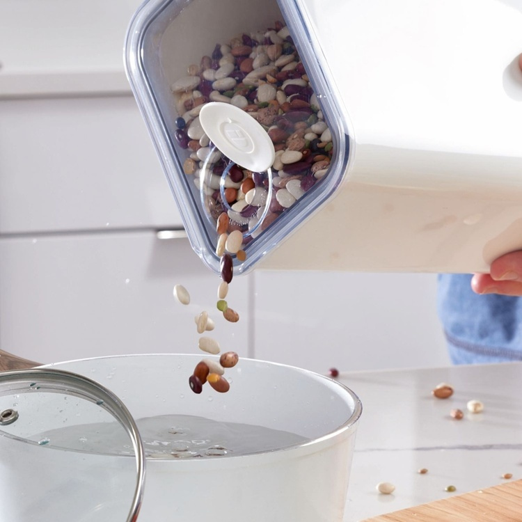 Säilytyspurkki kaatokannella 4,3 l, iDesign ryhmässä Säilytys / Keittiön säilytys / Säilytysvuokot @ SmartaSaker.se (41705)