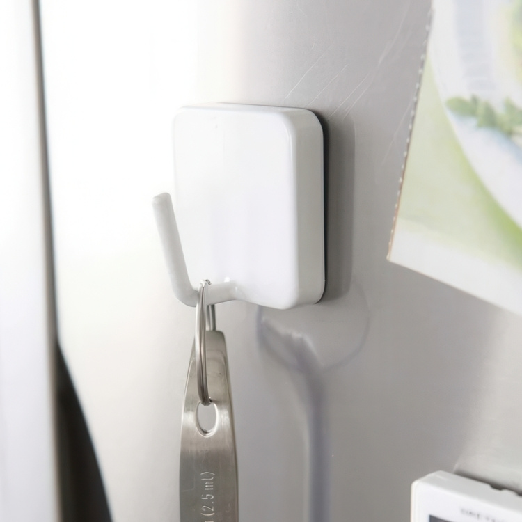 Magneettikoukku, Yamazaki, valkoinen ryhmässä Säilytys / Magnetit ja itsekiinnittyvät / Magnettikoukkuja @ SmartaSaker.se (42058)