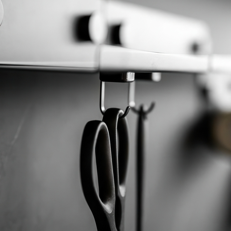 Riippuva magneettikoukku 6 kpl ryhmässä Säilytys / Magnetit ja itsekiinnittyvät / Magnettikoukkuja @ SmartaSaker.se (42071)