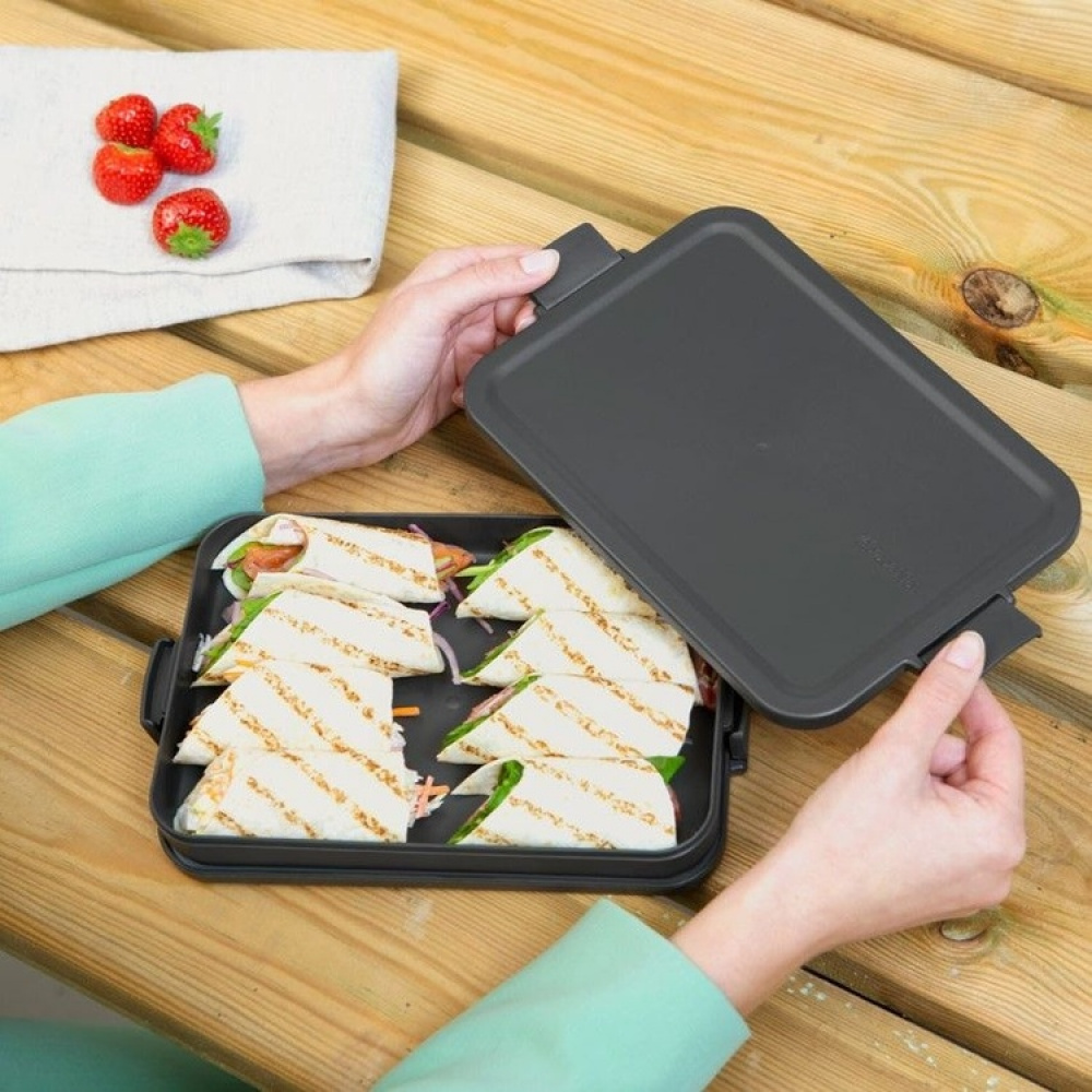 Voileipärasia 1,1 l, Brabantia, tummanharmaa ryhmässä Säilytys / Keittiön säilytys / Ruoan säilytysastiat / Muovilaatikot @ SmartaSaker.se (42151)