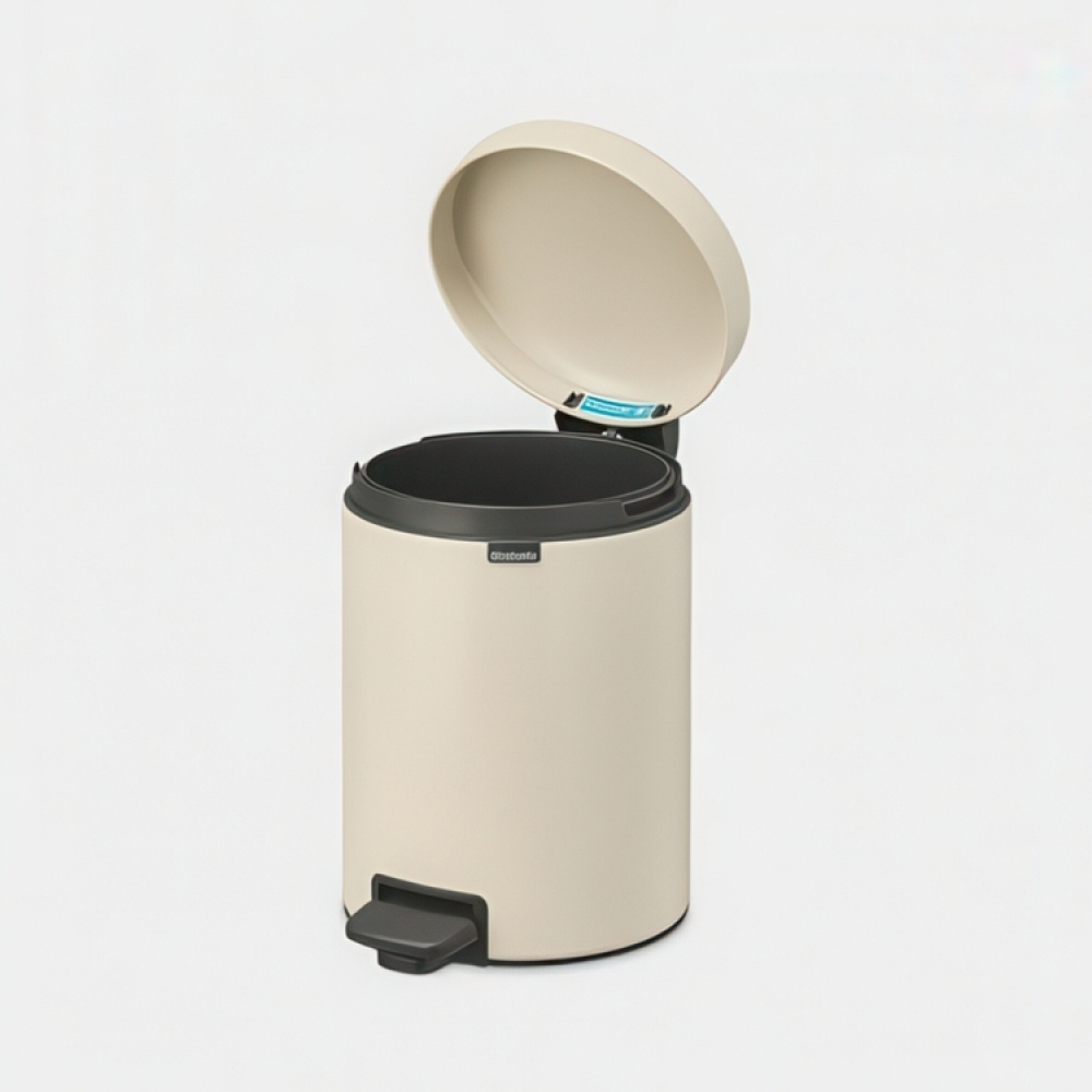 Poljinroska-astia 5L, Brabantia ryhmässä Säilytys / Siivousvarastointi ja jätteiden lajittelu / Jätteiden lajittelu @ SmartaSaker.se (42370)