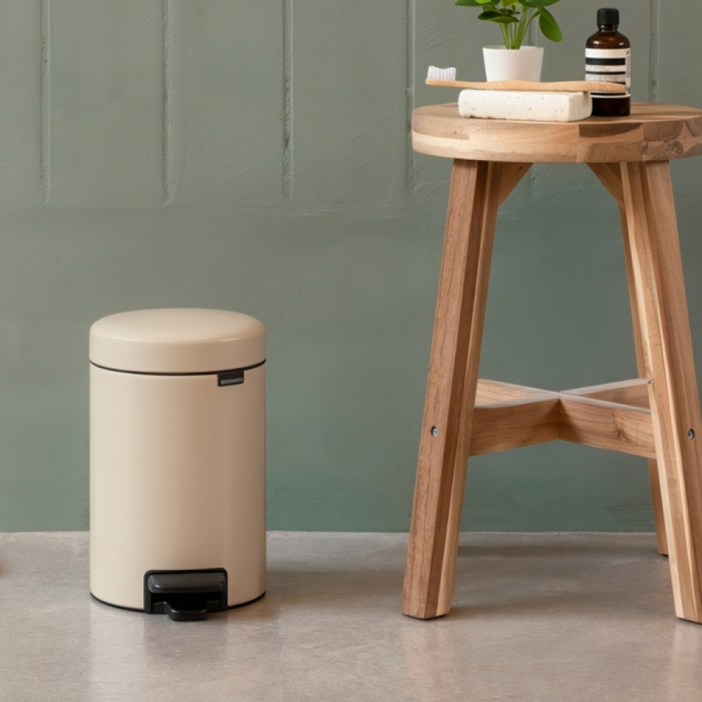Poljinroska-astia 5L, Brabantia ryhmässä Säilytys / Siivousvarastointi ja jätteiden lajittelu / Jätteiden lajittelu @ SmartaSaker.se (42370)
