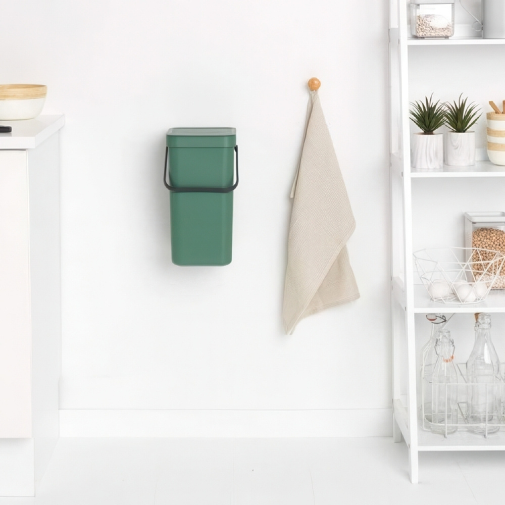 Roska-astia kannella ja kahvalla 12 l, Brabantia ryhmässä Säilytys / Siivousvarastointi ja jätteiden lajittelu / Jätteiden lajittelu @ SmartaSaker.se (42387)
