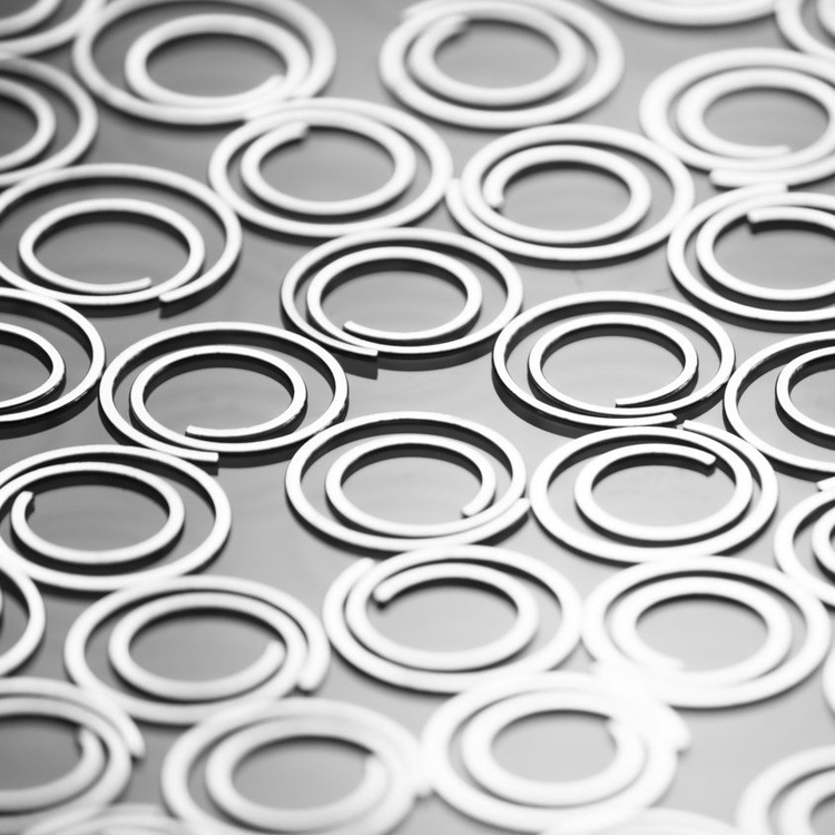 Pyöreät isot paperiliittimet, 25 kpl, DESKSTORE MOON CLIPS LARGE, Ø 3 cm, hopea ryhmässä Säilytys / Toimistotarvikkeet @ SmartaSaker.se (42487)