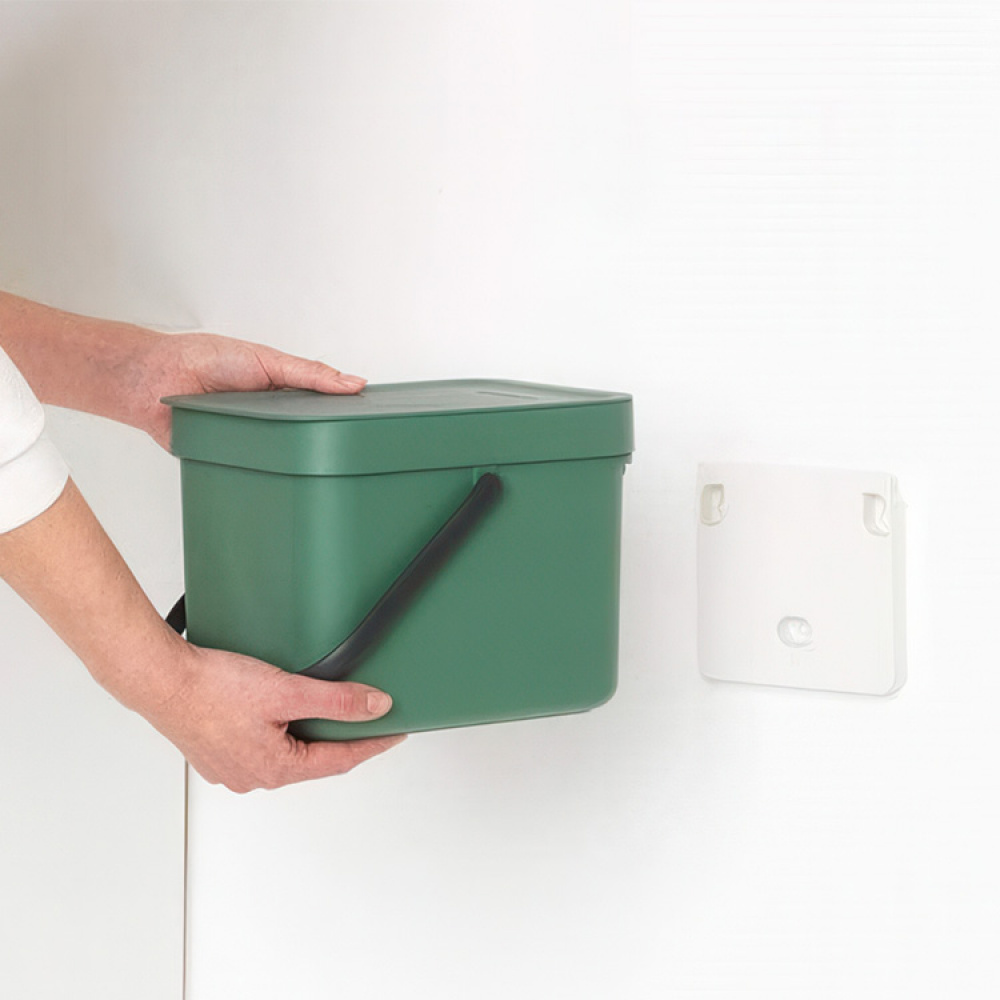 Roska-astia kannella ja kahvalla 6 l, Brabantia, vihreä ryhmässä Säilytys / Siivousvarastointi ja jätteiden lajittelu / Jätteiden lajittelu @ SmartaSaker.se (42762)