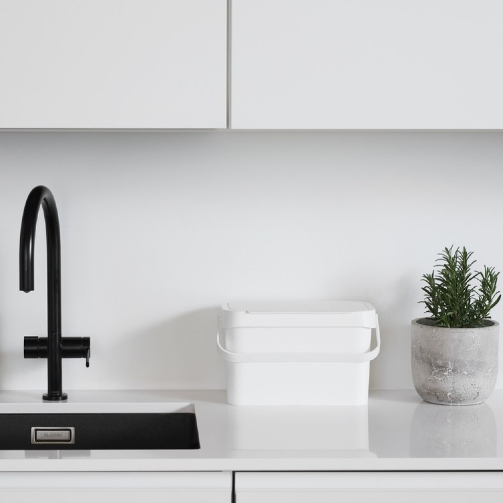 Pöytäroskakori kahvalla 5 l, SmartStore ryhmässä Säilytys / Siivousvarastointi ja jätteiden lajittelu / Jätteiden lajittelu @ SmartaSaker.se (42764)