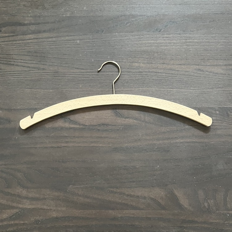 Puuhenkari, 42 cm ryhmässä Säilytys / Vaatekaappivarasto / Vaateripustimet ja henkari @ SmartaSaker.se (43010)