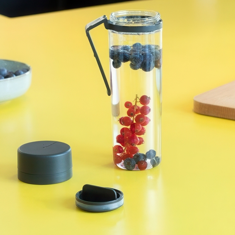 Vesipullo kahvalla 0,5 l, Brabantia ryhmässä Säilytys / Keittiön säilytys / Ruoan säilytysastiat / Muovilaatikot @ SmartaSaker.se (43200)